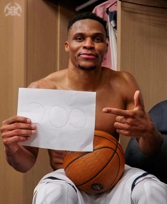 九游互动-韦少生涯三双突破200大关！只有约基奇能追此纪录？